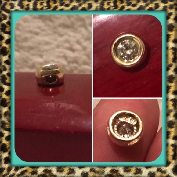 Genuine 14kt gold pendant Jewelry - 👑✅PRICE FIRM✅ Genuine 14kt gold Moissanite diamond pendant.